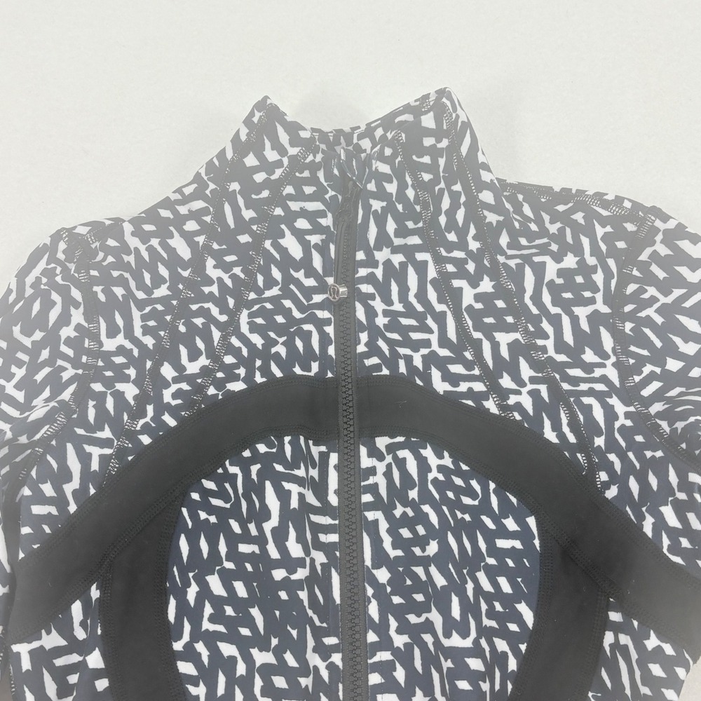 Lululemon Jacket Size 4 Black Pattern Define Full… - image 4